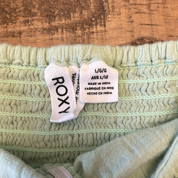Roxy Peplum Top - Picture 2 of 4